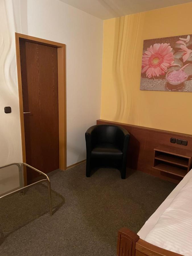 Hotel Zur Post Fromel Büchlberg Habitación foto